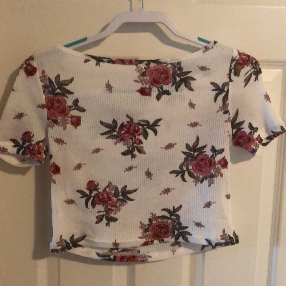 Cropped rose tee shirt